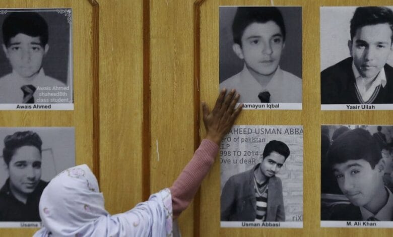 آرمی پبلک اسکول سانحہ کو 10سال گزر گئے 1 103723492 gettyimages 501561808
