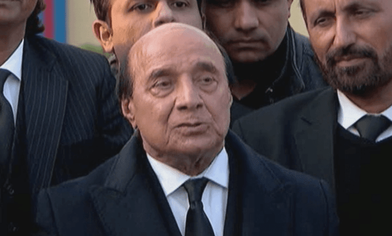 سول نافرمانی تحریک کس کی وجہ سے مؤخر ہوئی؟ لطیف کھوسہ سے سوال 1 12125228da95df2