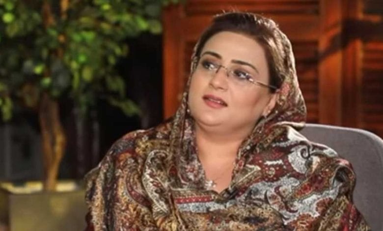 بشریٰ بی بی کس حیثیت سے چیک تقسیم کر رہی ہیں؟ عظمیٰ بخاری 1 Azma Bukhari