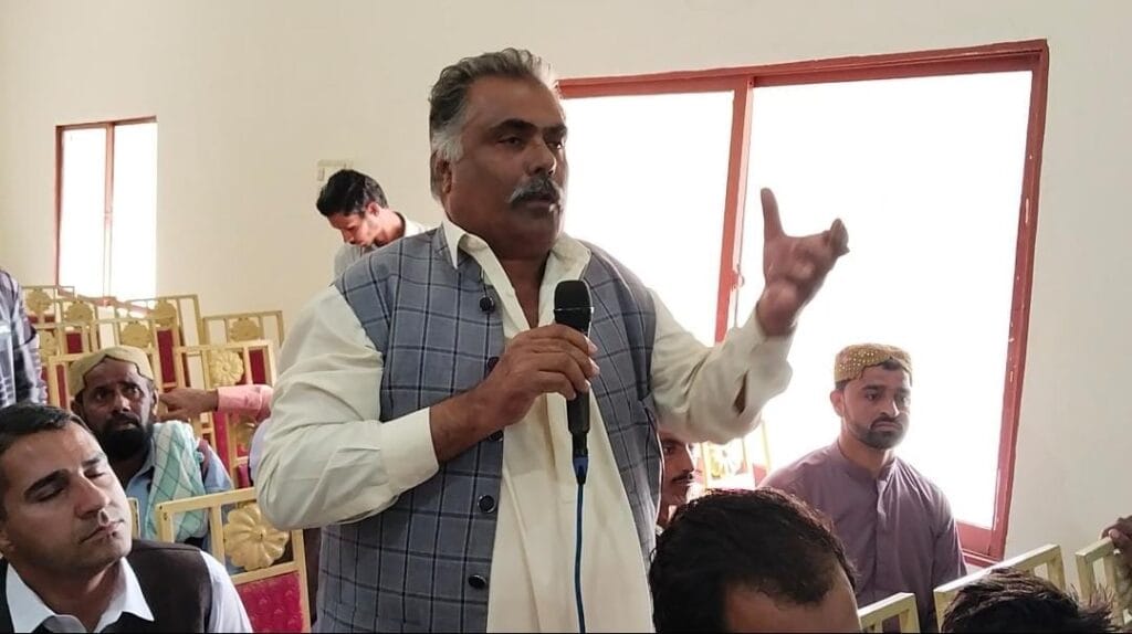 بلوچستان: ڈیرہ اللہ یار میں ڈپٹی کمشنر کی زیر صدارت کھلی کچہری کا انعقاد 1 WhatsApp Image 2024 12 18 at 9.21.21 AM