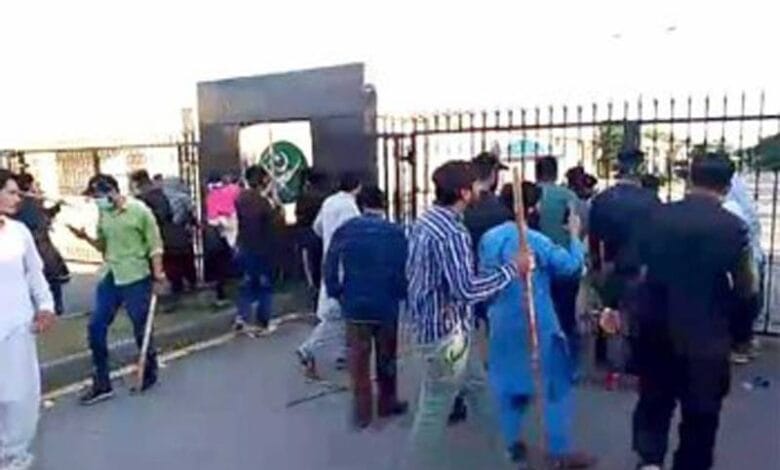 جی ایچ کیو حملہ: 116 ملزمان پر فردِ جرم عائد کی گئی 1 news 1734779142 3139