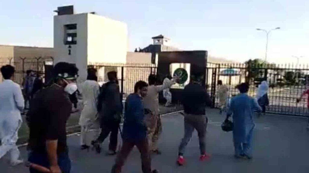 جی ایچ کیو پر حملہ