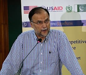 اب عمران خان کو رسیدیں دکھانا ہیں، احسن اقبال 1 دفاع کے ساتھ مضبوط معیشت بھی ضروری ہے: احسن اقبال