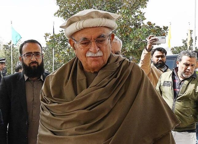 شاہد خاقان ساتھ چلنے کو تیار ہیں، محمود اچکزئی 1 347396 251413846