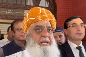 جسے دبانا ہو اُس کی فائل کھولی جاتی ہے: مولانا فضل الرحمٰن 3 جسے دبانہ ہو اُس کی فائل کھولی جاتی ہے