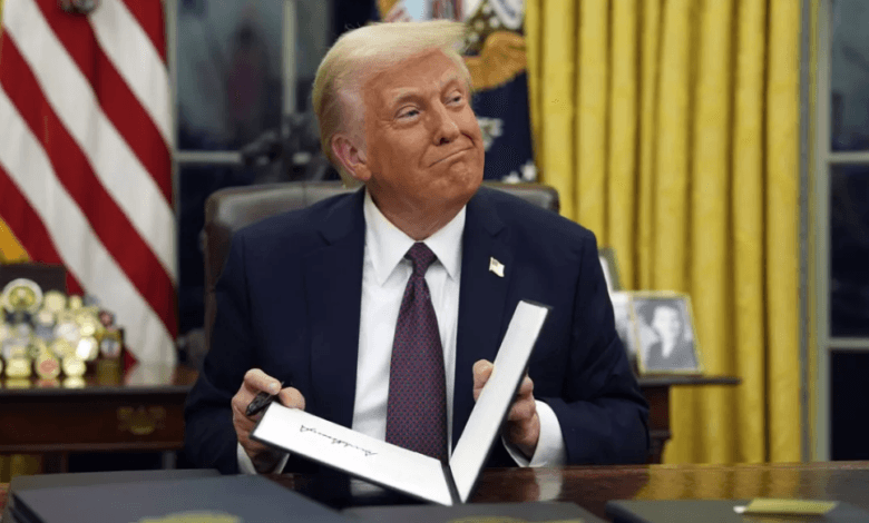 امریکہ، غیر قانونی رہائش پزیر نکالنے کا فیصلہ 1 D Trump