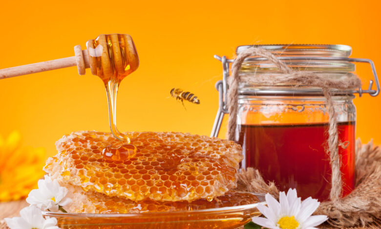 شہد کے مذیدار اور صحت مند فائدے 1 What Is Honey