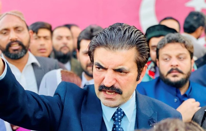 پارٹی پالیسی کا پابند ہوں،شیر افضل مروت 1 مروت