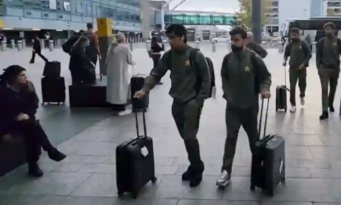 قومی ٹیم دبئی سے وطن پہنچ گئی 1 19084401dfbfa24