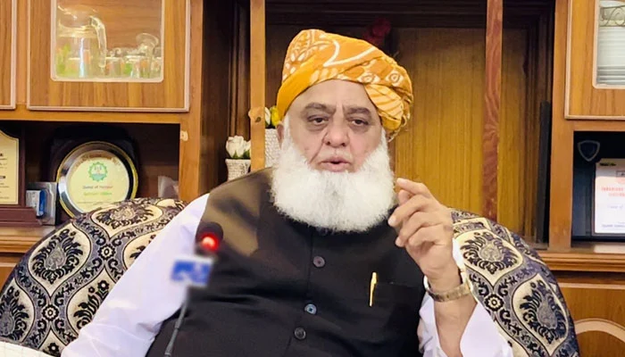 پی ٹی آئی سے لڑوانے کی کوشش کی گئی،مولانا 1 346370 5868054 updates