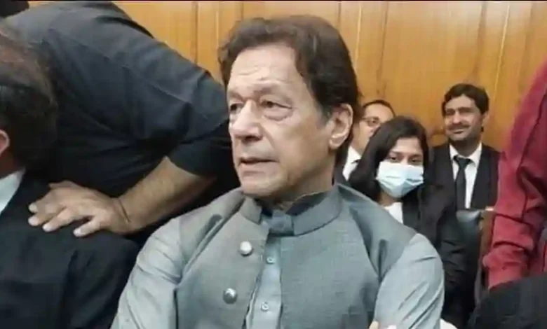 عمران خان: تیسری عید جیل میں، نمازِ عید ادا نہیں کرنے دی 1 0315234547d4513