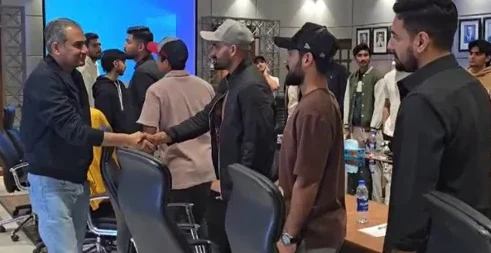 جونیئر کرکٹرز کی چیئرمین سے ملاقات 1 1447024 7416402 05 updates e1740897290407
