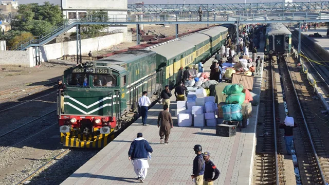 کوئٹہ سے اندرونِ ملک ٹرین تاحال معطل 1 44309 pakistan quetta railway station trains restored