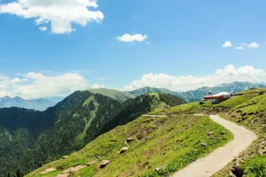 قدرتی حسن سے مالا مال کشمیر کی چوٹیاں 3 Pir Chinasi and shrine