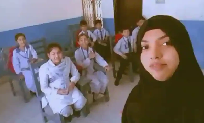 پاک برٹش سکول کی جانب سے بچوں کو عیدی کا تحفہ 1 WhatsApp Video 2025 03 27 at 5.51.52 PM frame at 0m0s e1743100372133