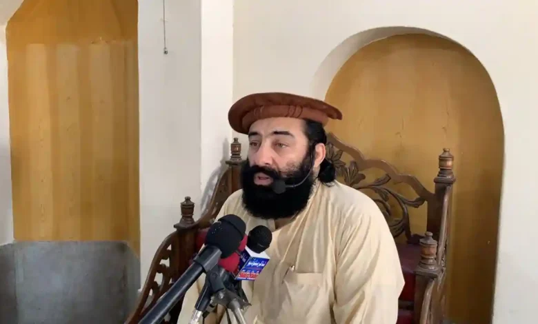 پشاور دھماکہ: زخمی مفتی منیر شاکر جانبحق 1 maxresdefault
