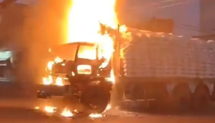 کراچی: ایک اور واٹر ٹینک نظر آتش 1 1459173 7520816 fire updates