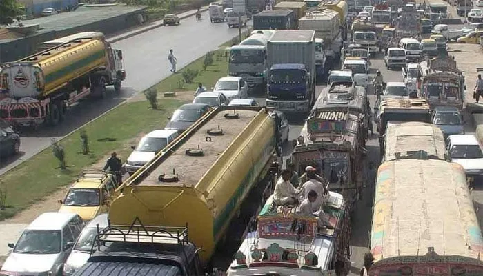 کراچی:دن کے وقت ہیوی ٹریفک دو ماہ کیلئے بند 1 1461920 5387513 Heavy traffic Karachi updates