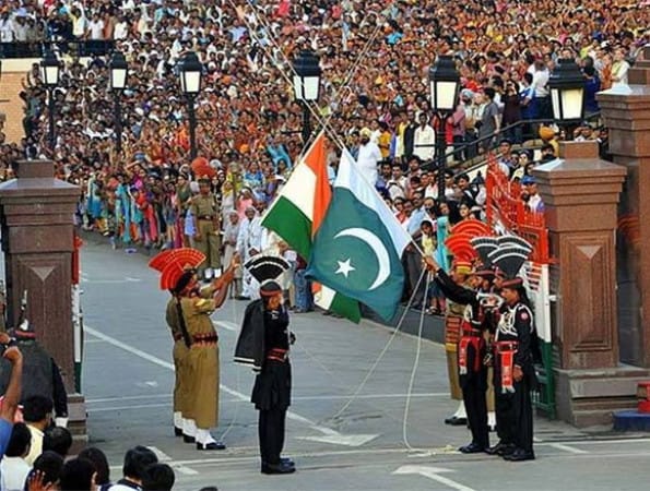بھارتی خاتون کو شوہر کے پاس پاکستان جانے سے روک دیا گیا 1 772558 wahgaborder 1490270508 600x450 1