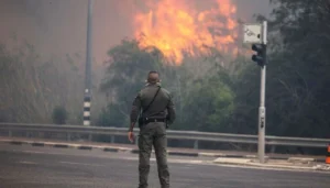 تل ابیب پر میزائلوں کی بارش، بحرین فوجی اڈہ تباہ 2 تل ابیب