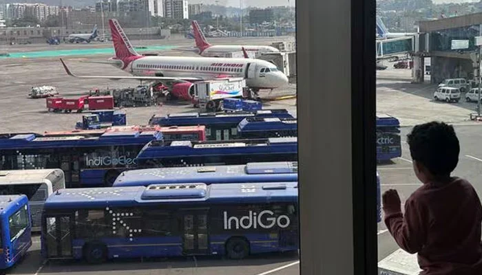 بھارت میں جنگ کا خوف، ایئرپورٹس بند کردیے 1 1468704 8592408 indiaAirport updates