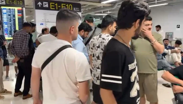 معطل فضائی حدود: پاکستانی بنکاک میں پھنس گئے 1 1469323 1017119 7 updates