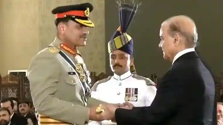 سید عاصم منیر کو بیٹن آف فیلڈ مارشل کا اعزاز سے دے دی گیا 1 آرمی چیف فیلڈ مارشل جنرل عاصم منیر