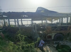 خضدار میں سکول بس پر دہشت گرد حملے کی 2 طالبات شہید