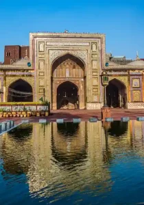 از <a href="//commons.wikimedia.org/wiki/User:Muh.Ashar" title="User:Muh.Ashar">Muhammad Ashar</a> - <span class="int-own-work" lang="ur">ذاتی کام</span>، <a href="https://creativecommons.org/licenses/by-sa/3.0" title="Creative Commons Attribution-Share Alike 3.0">CC BY-SA 3.0</a>، <a href="https://commons.wikimedia.org/w/index.php?curid=35654250">ربط</a> اُچے برج لاہور دے