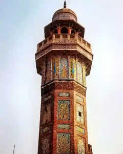 از <a href="//commons.wikimedia.org/w/index.php?title=User:Kkashaff&action=edit&redlink=1" class="new" title="User:Kkashaff (page does not exist)">Kkashaff</a> - <span class="int-own-work" lang="ur">ذاتی کام</span>، <a href="https://creativecommons.org/licenses/by-sa/4.0" title="Creative Commons Attribution-Share Alike 4.0">CC BY-SA 4.0</a>، <a href="https://commons.wikimedia.org/w/index.php?curid=51024705">ربط</a> اُچے برج لاہور دے
