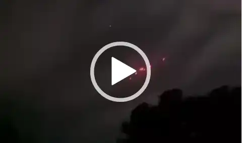 کشمیر میں خوفناک مناظر،گولہ باری سے آسمان سرخ 1 sirinagar