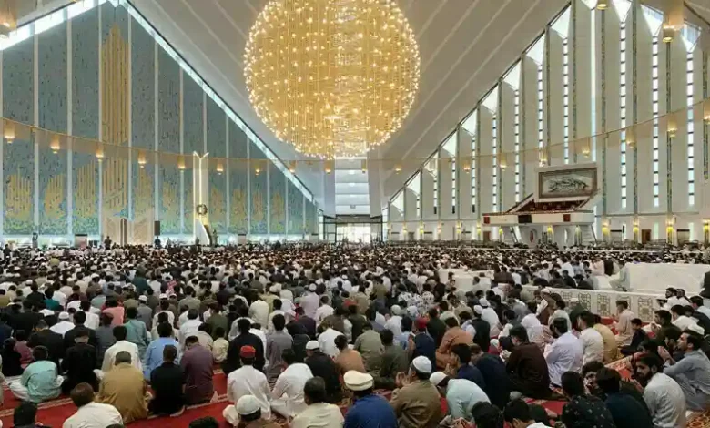 عیدالاضحیٰ کے اجتماعات و سنت ابراہیمی کی ادائیگی 1 عیدالاضحیٰ کے اجتماعات و سنت ابراہیمی