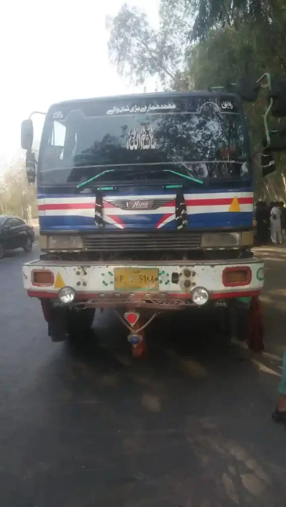 ڈمپر کی ٹکر