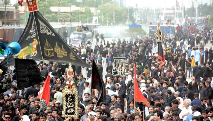 یومِ عاشور: ملک بھر میں مرکزی جلوس اختتام پزیر 1 یومِ عاشور: ملک بھر میں مرکزی جلوس
