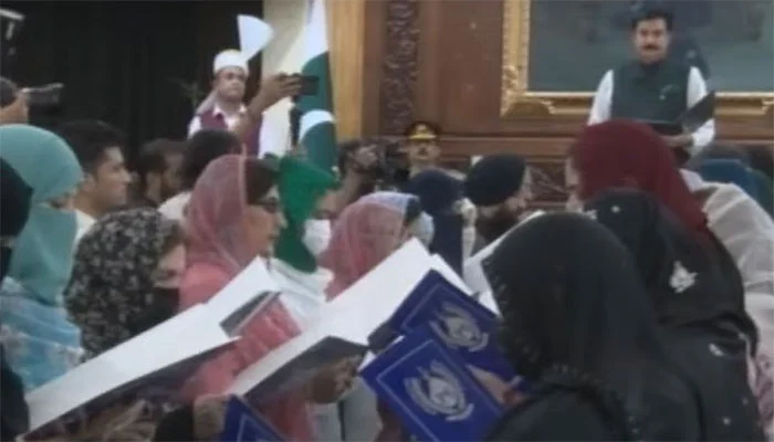 خیبر پختونخوا: مخصوص نشستوں پر حلف برداری چیلنج 1 مخصوص نشستوں