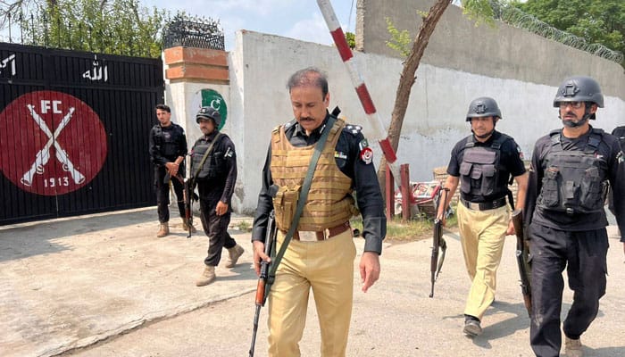 ایف سی ہیڈکوارٹرز بنوں پر حملہ ناکام،5 دہشتگرد ہلاک، 6 جوان شہید