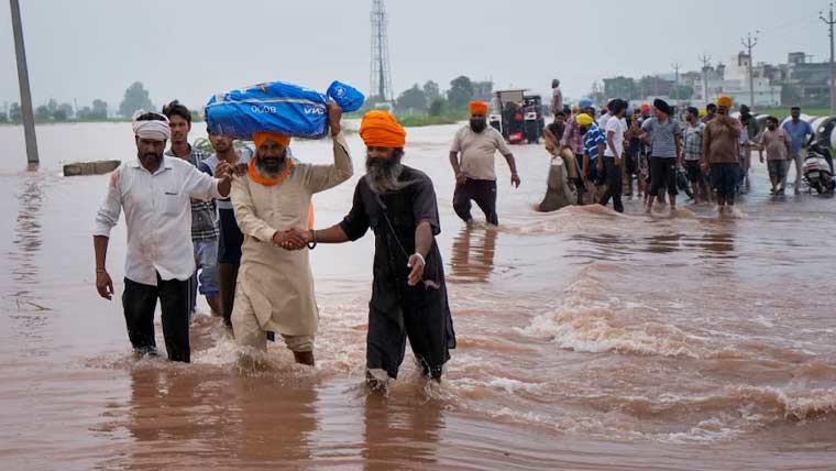 بھارتی پنجاب میں سیلاب سے تباہی ، 30 افراد ہلاک