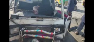 کیری ڈبہ اور چنگچی رکشہ میں تصادم، 6 زخمی 3 کیری ڈبہ