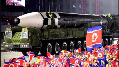 شمالی کوریا: فوجی پریڈ میں جوہری میزائل ہواسونگ 20‘ کی نمائش 1 210824 F YT915 001