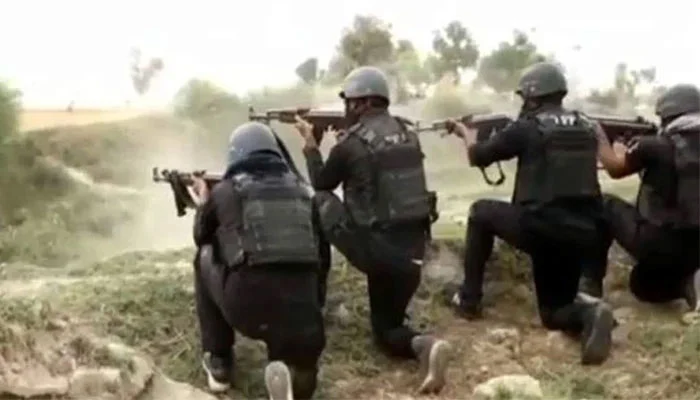 شکارپور،8 ڈاکو ہلاک، خاتون ڈی ایس پی زخمی 1 شکارپور. 8 ڈاکو ہلاک، خاتون ڈی ایس پی زخمی