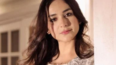 یمنیٰ زیدی کوبولڈلباس پہننےپرشدیدتنقیدکاسامنا 5 یمنیٰ زیدی